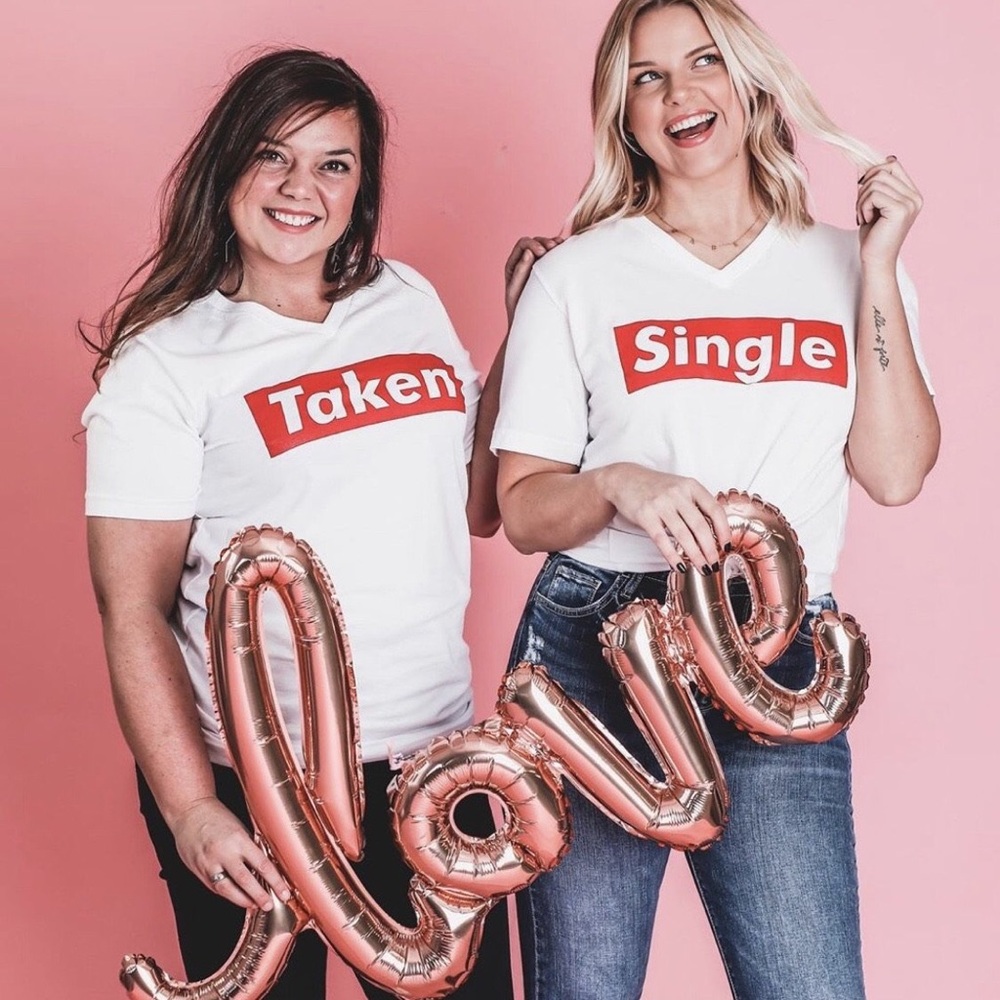 Taken tee